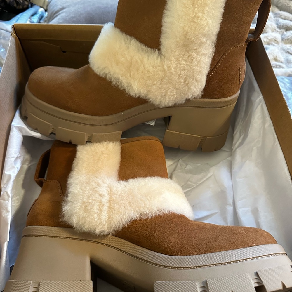 Women's Ugg Tan and Cream Shearling Boots